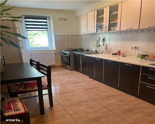 Apartament cu 3 camere decomandat in Gheorgheni.Etaj intermediar