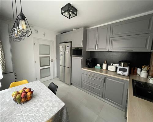 Apartament 3 camere •ideal familie • Etaj 1 •  Cartier Buna Ziua